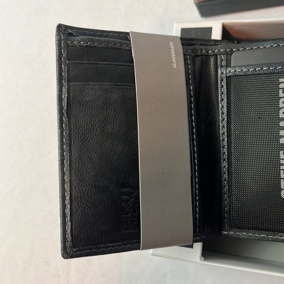 Steve Madden Genuine Leather Trifold Wallet Black 4”x3” - Picture 6 of 9